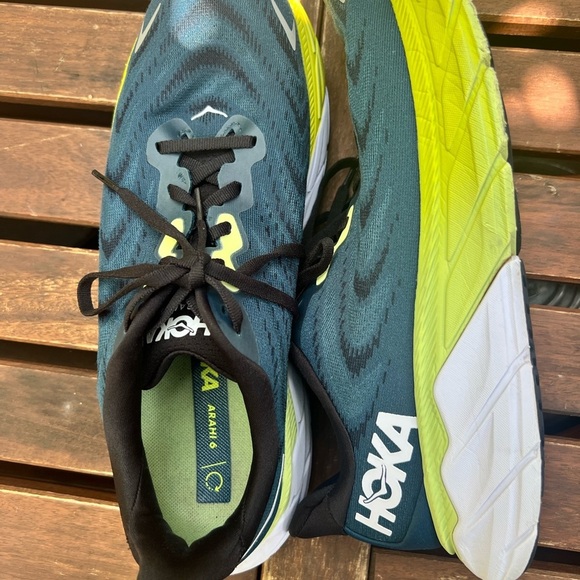 Hoka One One Arahi 6 Blue Graphite sneakers in size 10D main image 11